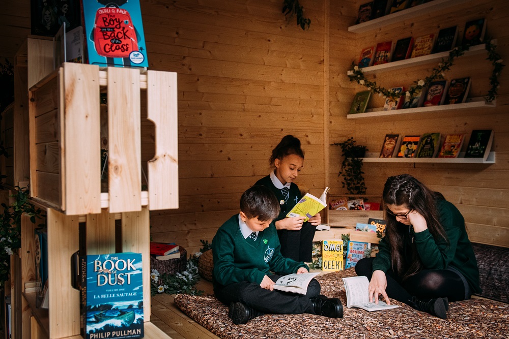 Children reading books