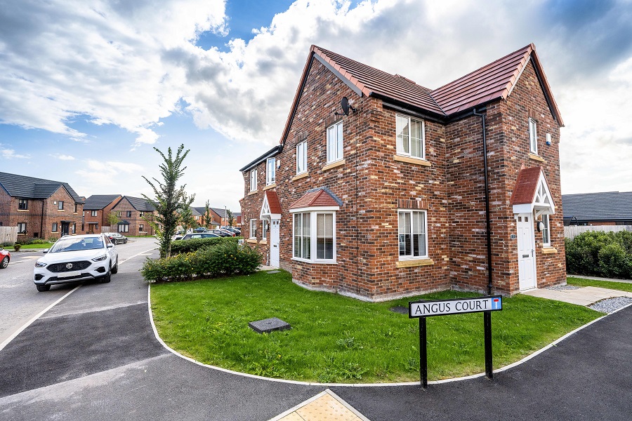 Family houses, Winsford, Woodford Grange