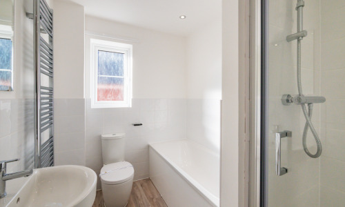 Hollinwood Bathroom