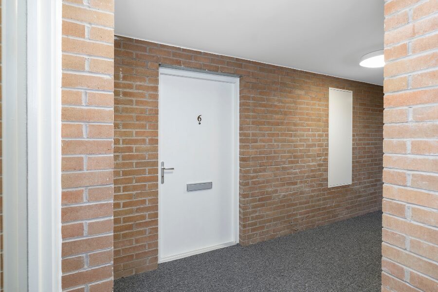 Tweed - Apartment Entrance