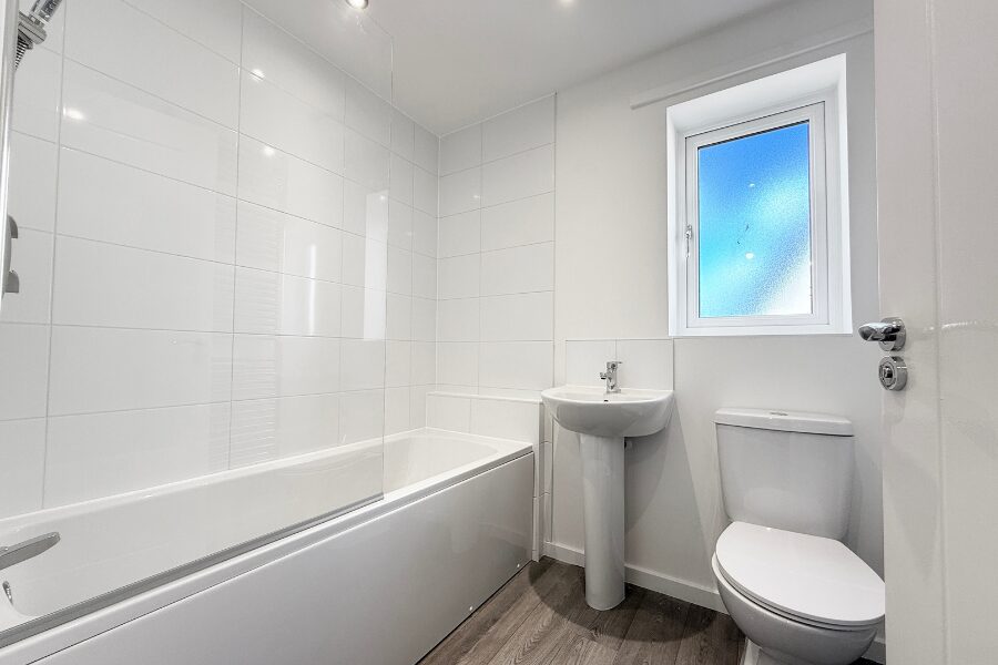 Saunton bathroom