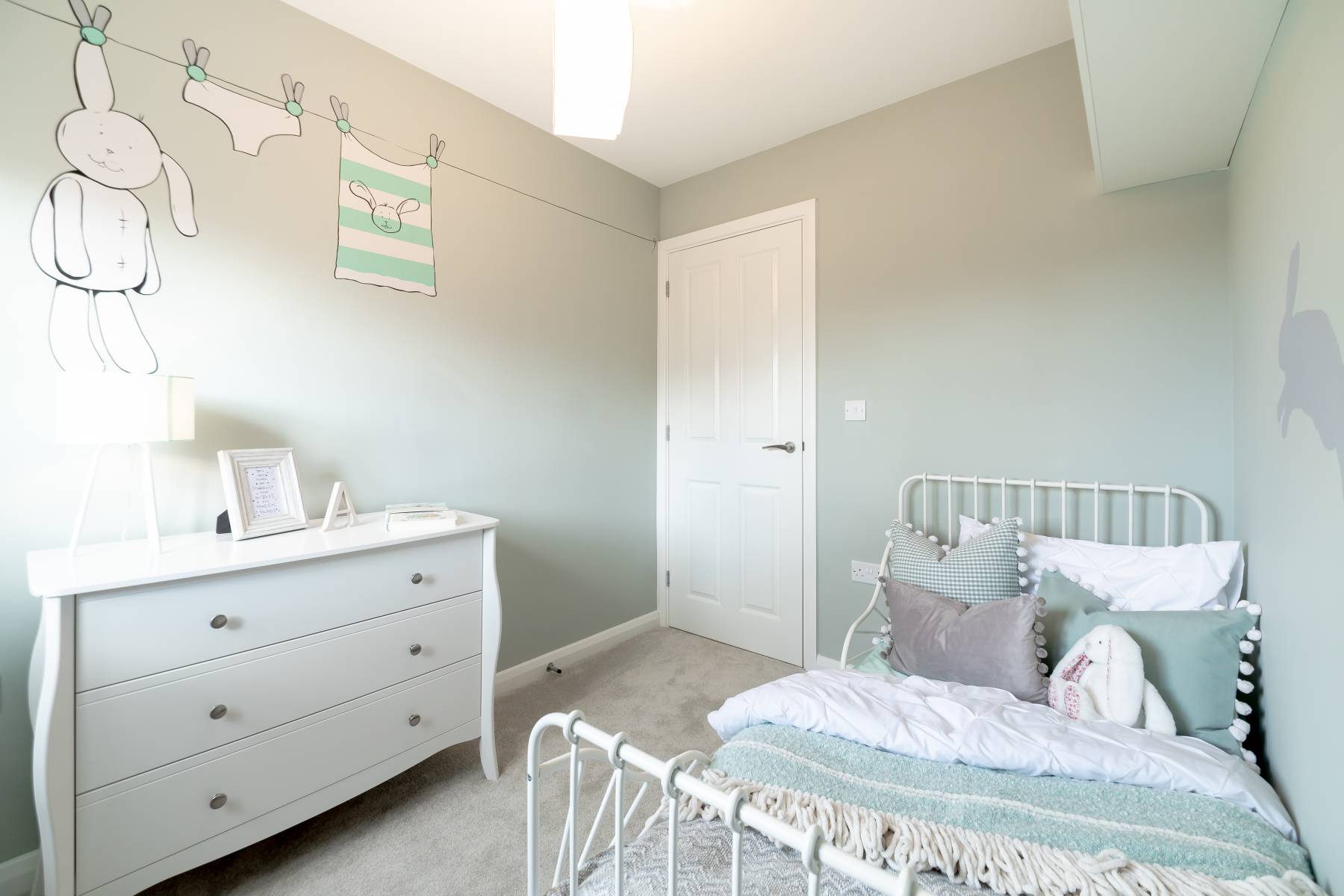 holly bedroom