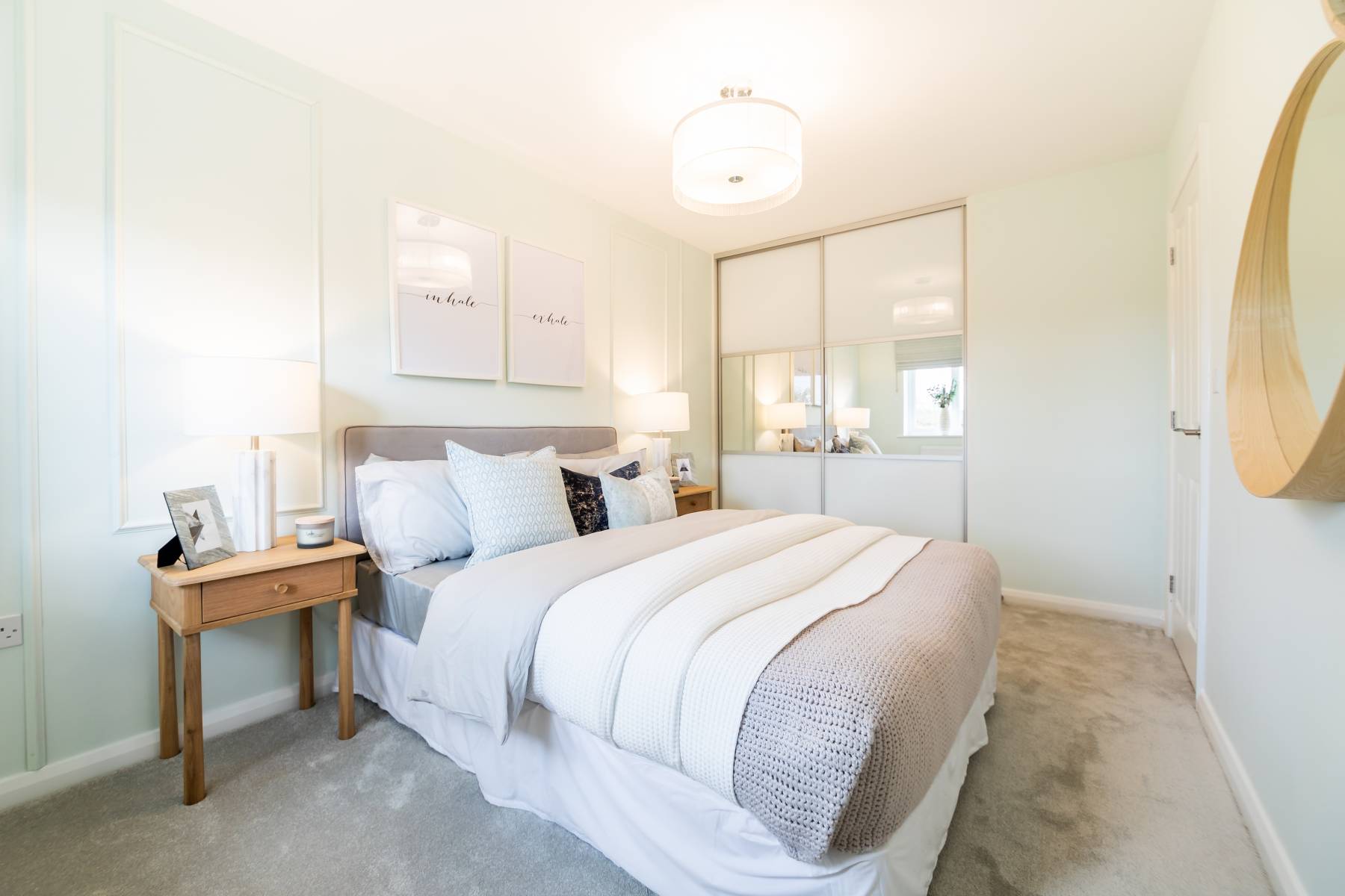 holly bedroom