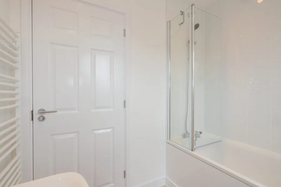 fitted white bathroom