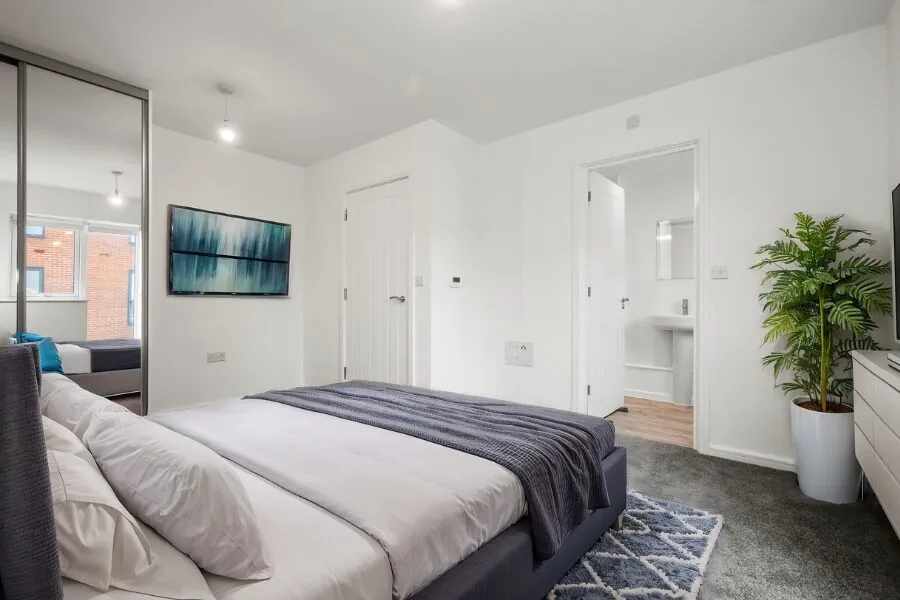 witney main bedroom